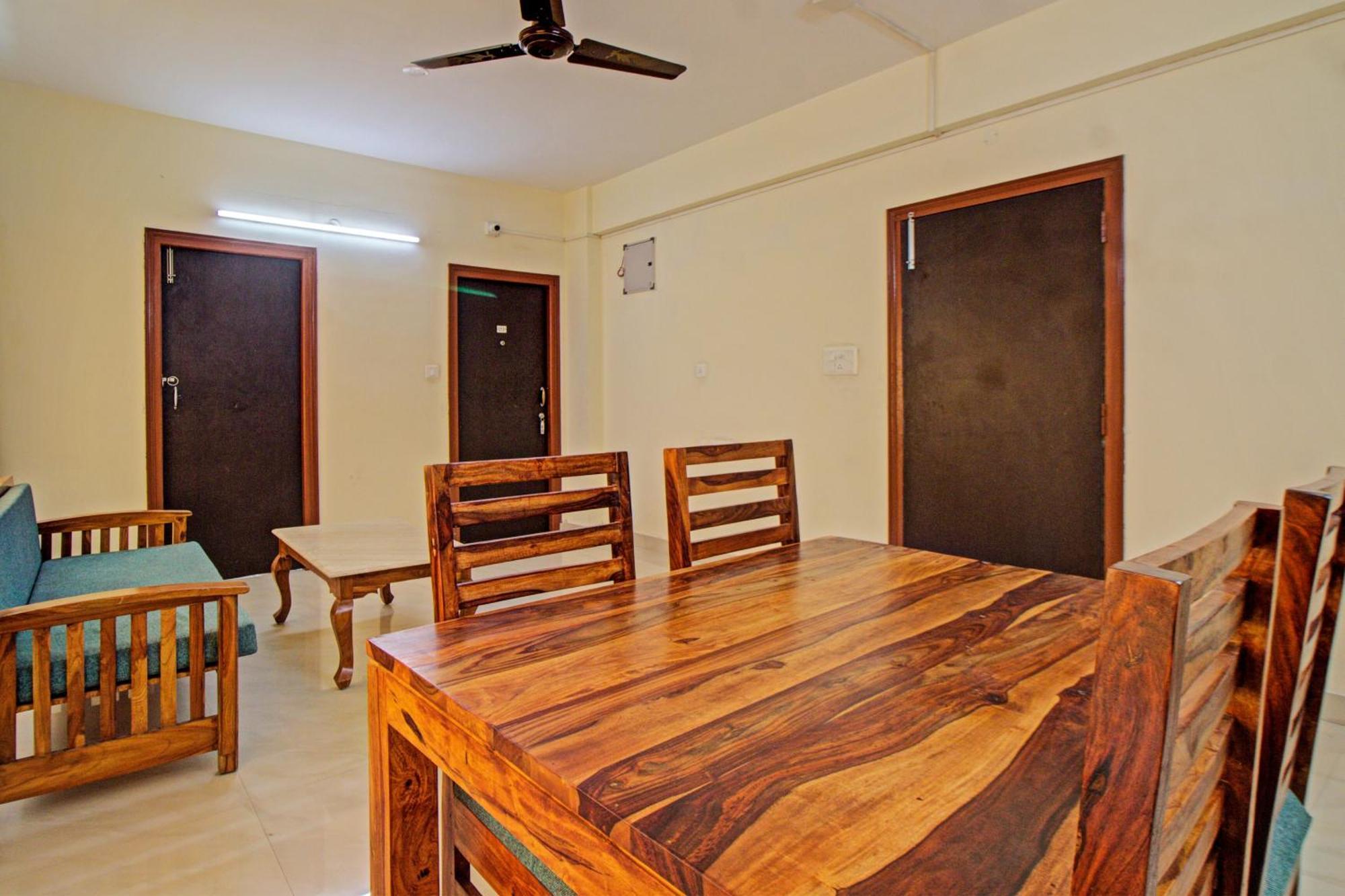 Oyo Premium Properties 4*
